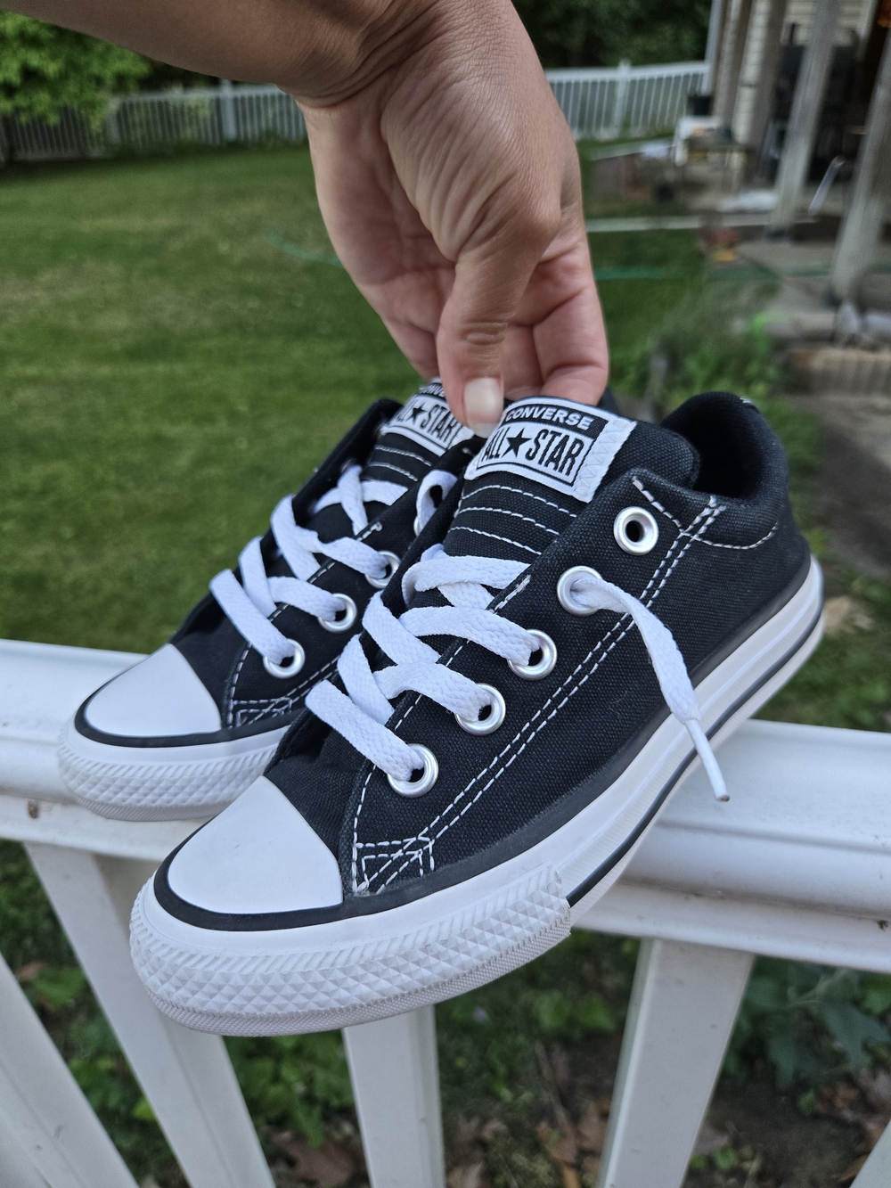 Converse Kids' Black Low Top Chuck Taylor All Star Sneakers  US13